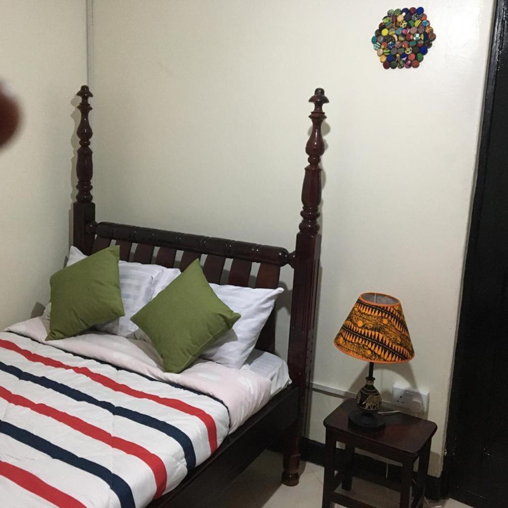 Okra House Hotel Entebbe Ngoại thất bức ảnh