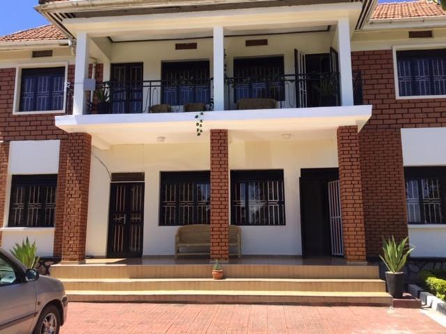 Okra House Hotel Entebbe Ngoại thất bức ảnh