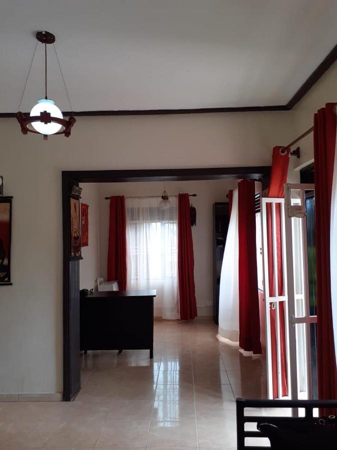 Okra House Hotel Entebbe Ngoại thất bức ảnh