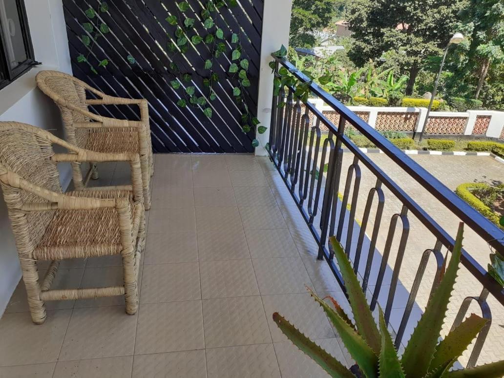Okra House Hotel Entebbe Ngoại thất bức ảnh