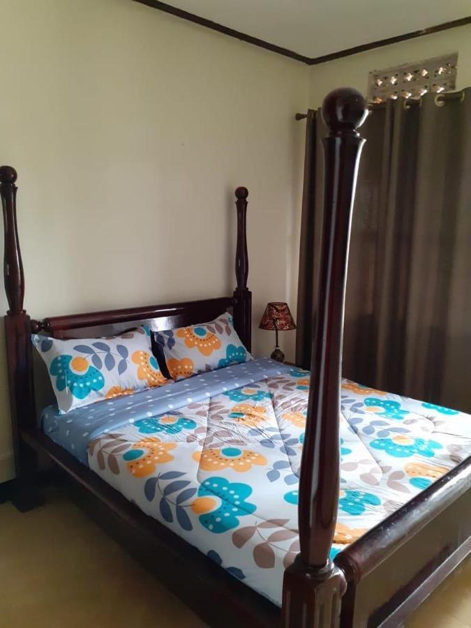 Okra House Hotel Entebbe Ngoại thất bức ảnh