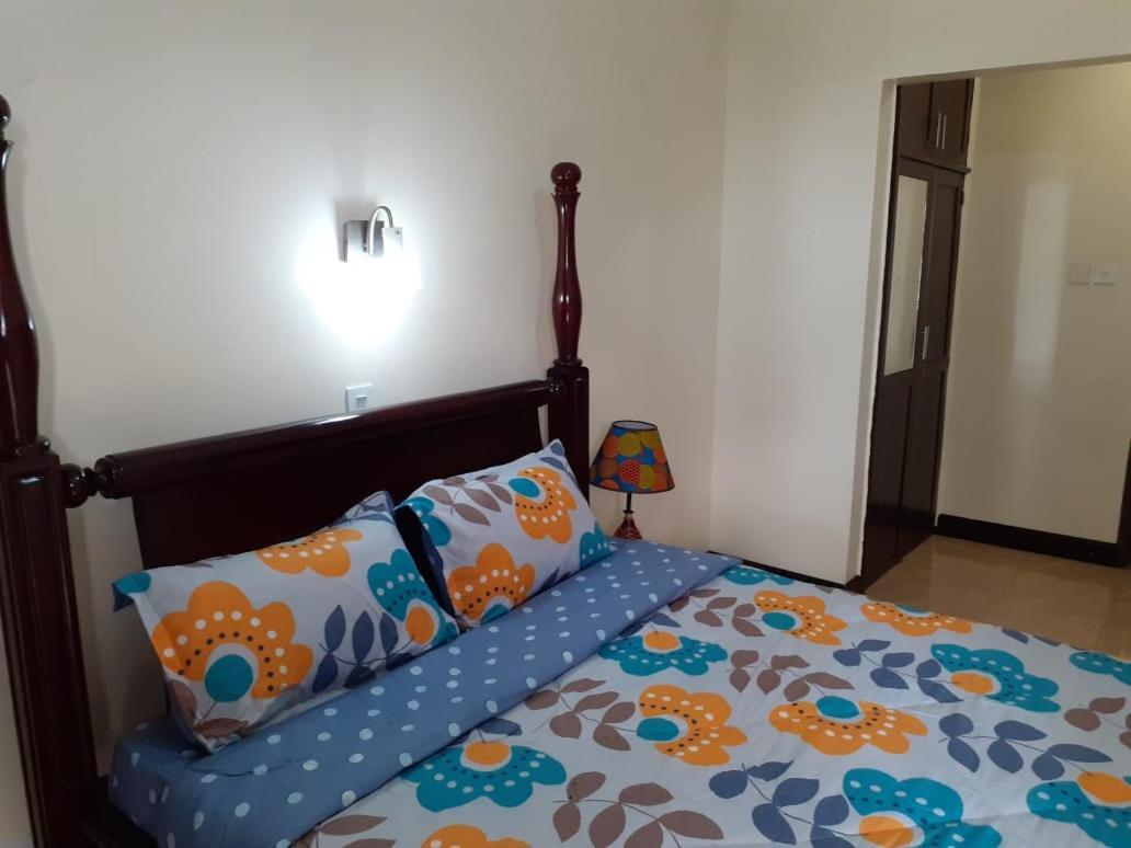 Okra House Hotel Entebbe Ngoại thất bức ảnh